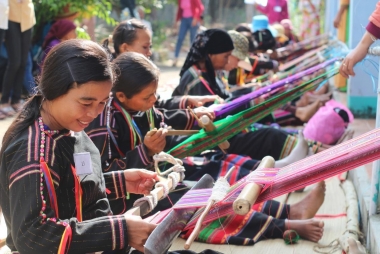 Làng nghề dệt thổ cẩm đậm tính tinh hoa của người Việt