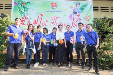 Nữ Hoàng Kim Trang mang trung thu ấm áp cho trẻ em nghèo ở Xuân Lộc Đồng Nai