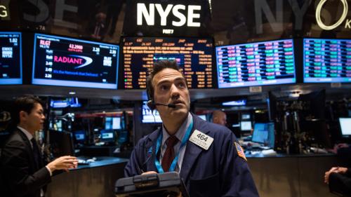 Wall Street giảm điểm mặc dù lợi suất trái phiếu kho bạc Mỹ cũng giảm