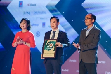 Vietcombank 8 năm liên tiếp được Forbes bình chọn trong top 50 công ty niêm yết tốt nhất Việt Nam