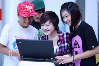 Năm 2015: Tỷ lệ người dùng Internet tại Việt Nam đạt 52% dân số