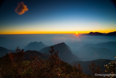 Săn mây trên đỉnh núi cao hơn 3.000 m của Việt Nam