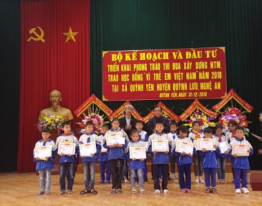 Bộ KHĐT triển khai phòng trào thi đua xây dựng NTM, trao học bổng “vì trẻ em Việt Nam năm 2018”