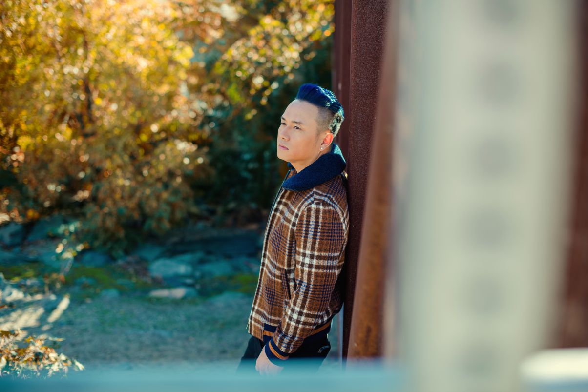 Ca sĩ Hàn Thái Tú cực cá tính trong bộ ảnh đón Tết tại Mỹ