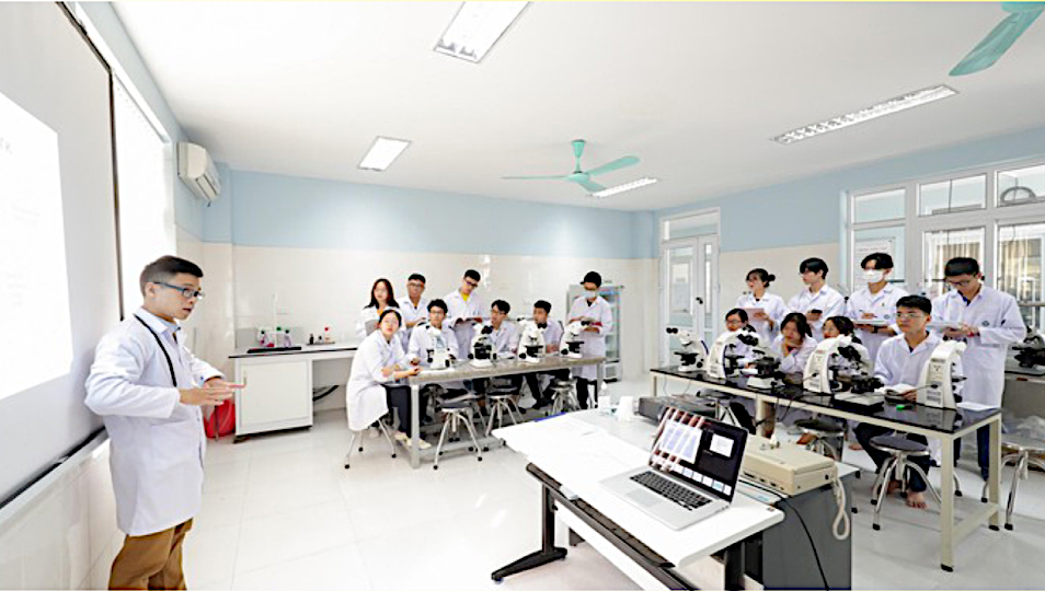 Tác động của trách nhiệm xã hội trường đại học trong bối cảnh tự chủ đại học: Từ chiến lược đến thực tiễn