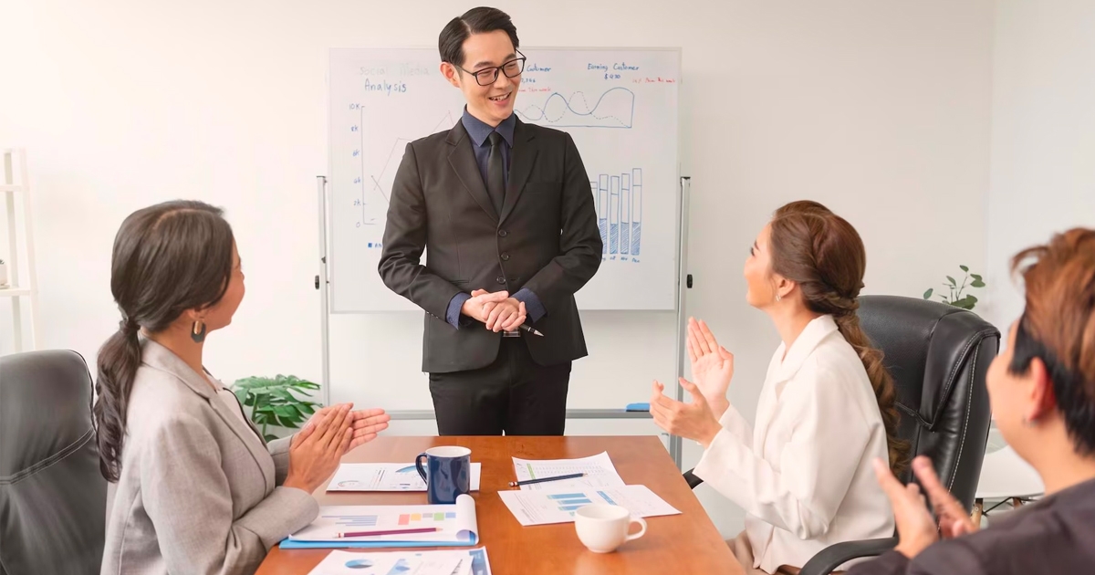 Phong cách lãnh đạo chuyển đổi, sự tương thích cá nhân - tổ chức và hành vi đổi mới của nhân viên: Đề xuất mô hình nghiên cứu và phương pháp ước lượng