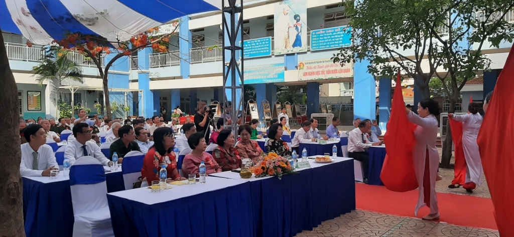 Quận Tân Bình kỷ niệm 10 năm Phường Anh hùng lực lượng vũ trang nhân dân Quận Tân Bình kỷ niệm 10 năm Phường Anh hùng lực lượng vũ trang nhân dân