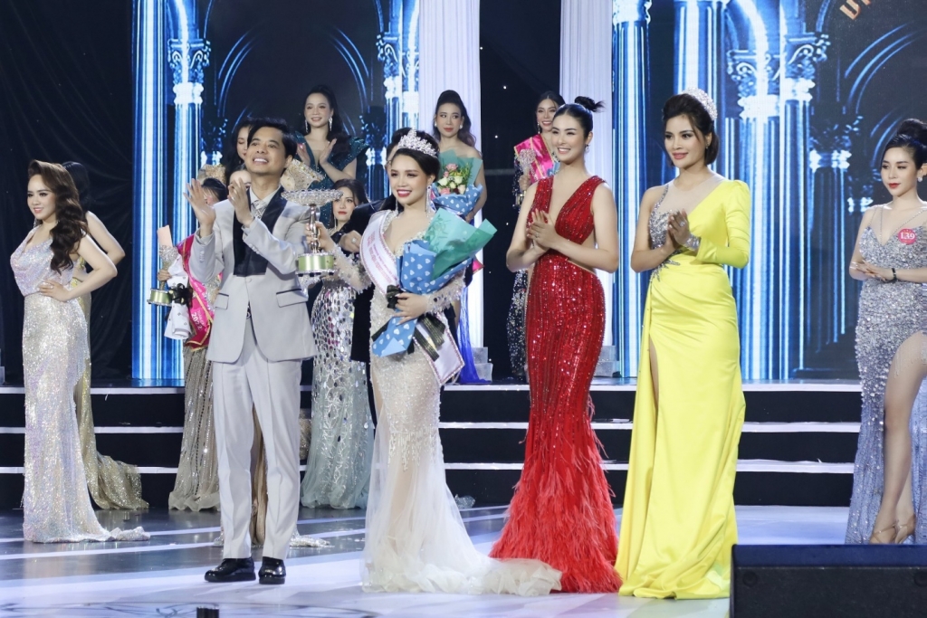 Nguyễn Thị Thảo đăng quang Á hậu 3 cuộc thi Hoa hậu Doanh nhân Việt Nam Toàn cầu 2022