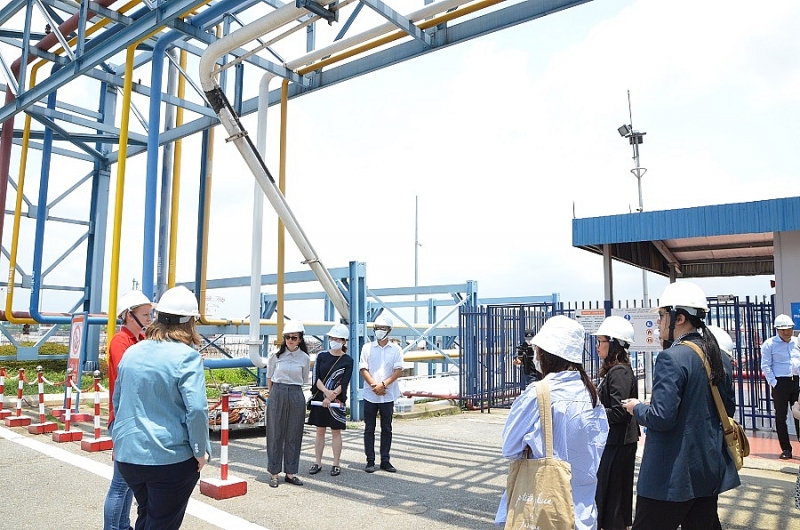 Đoàn công tác tham quan Nhà máy xử lý nước thải trong KCN DEEP C