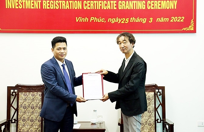 Trao Giấy chứng nhận đăng ký đầu tư cho Công ty TNHH Ojitex Hải Phòng tại Vĩnh Phúc
