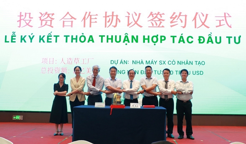 Diễn đàn hợp tác kinh tế thương mại Tây Ninh – Giang Tô (Trung Quốc) mở ra nhiều cơ hội thu hút đầu tư vào tỉnh Tây Ninh, Công ty CP Đầu tư Sài Gòn VRG tiếp tục ký kết mở rộng hợp tác đầu tư với Tập đoàn CCGrass