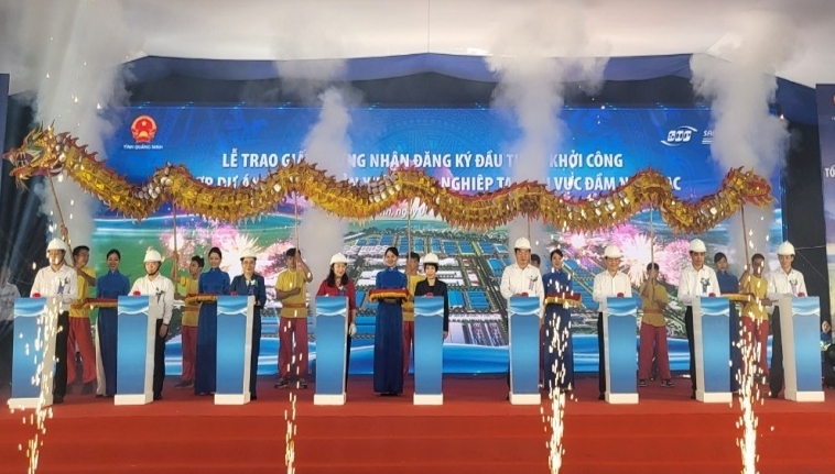 Quảng Ninh trao Giấy chứng nhận đăng ký đầu tư và khởi công Tổ hợp sản xuất công nghiệp gần 2.800 tỷ đồng