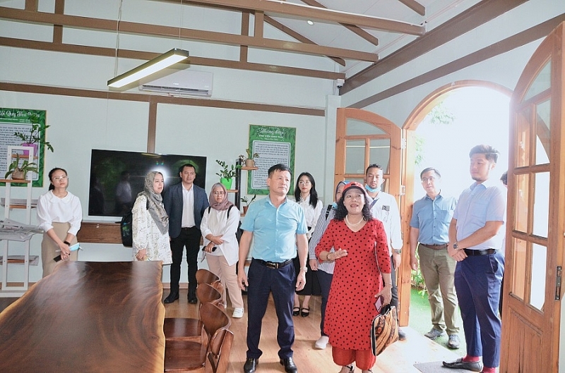 Indonesia đánh giá cao mô hình phát triển KCN sinh thái tại KCN Nam Cầu Kiền