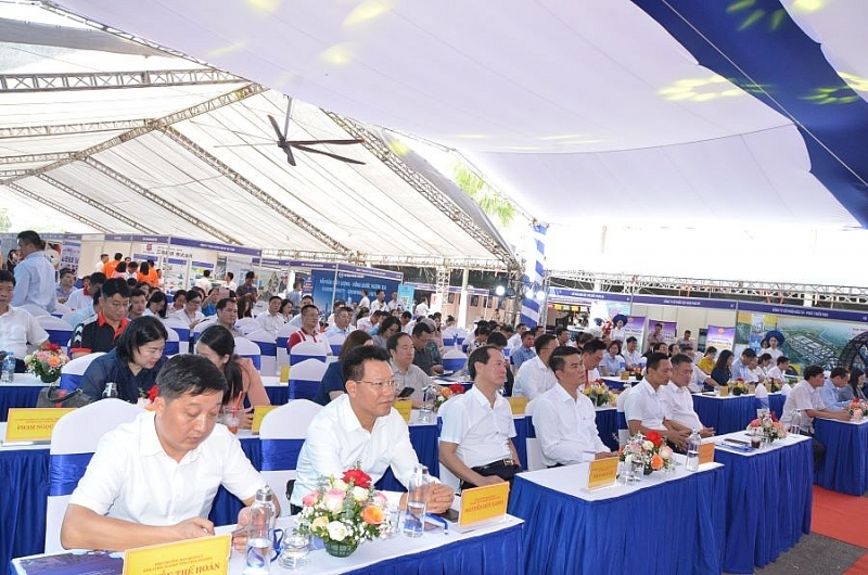 Sôi động khí thế Hội chợ sản phẩm công nghiệp trong các KCN Hà Nội năm 2024 Sôi động khí thế Hội chợ sản phẩm công nghiệp trong các KCN Hà Nội năm 2024