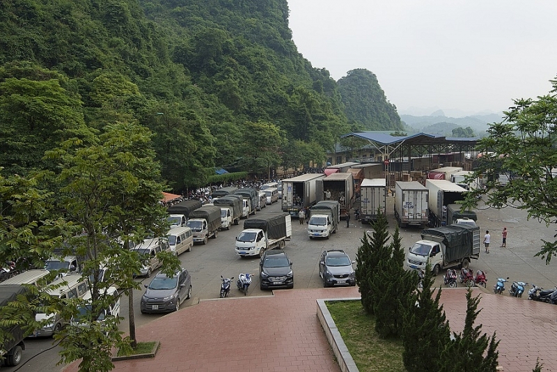 Quang cảnh lưu thông hàng hóa tại trạm kiểm soát liên ngành cửa khẩu Cốc Nam, tỉnh Lạng Sơn