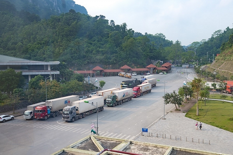 Lưu thông hàng hóa tại cửa khẩu quôc tế Hữu nghị, tỉnh Lạng Sơn 2