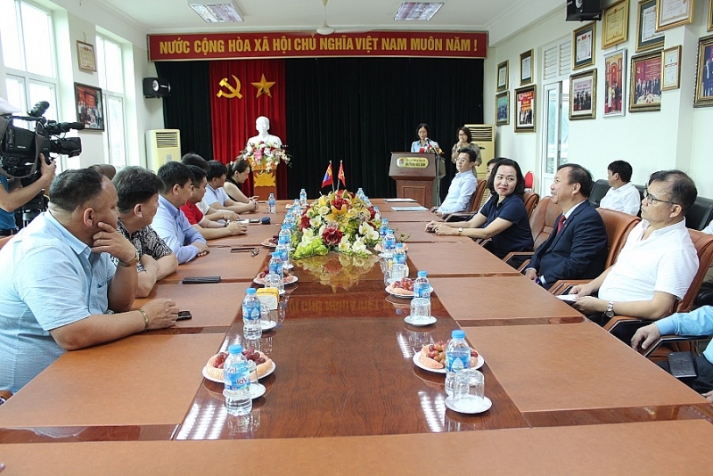Ban Quản lý các KCN timnhr Hòa Bình đến thăm và làm việc với các doanh nghiệp trong KCN An Thịnh, tỉnh Hòa Bình