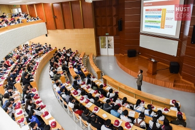 Tự chủ đại học và những vấn đề đặt ra trong thực tiễn triển khai tại Việt Nam
