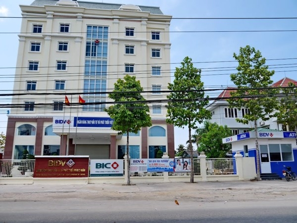 Các nhân tố ảnh hưởng đến chất lượng dịch vụ cho vay doanh nghiệp nhỏ và vừa tại BIDV Chi nhánh Ninh Thuận