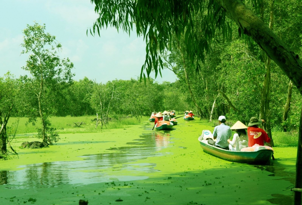 Đề xuất các chính sách phát triển du lịch vùng Đồng bằng sông Cửu Long dựa trên mô hình nghiên cứu phát triển du lịch gắn với bảo vệ môi trường