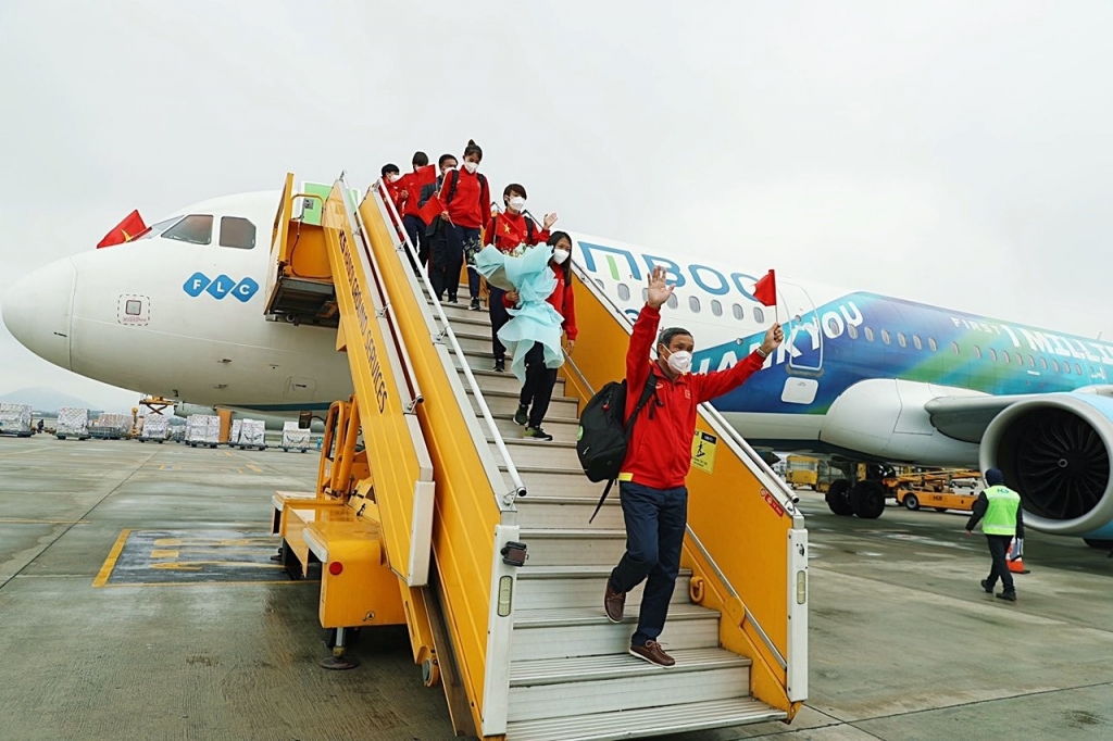 Bamboo Airways đón những “cô gái vàng” của Đội tuyển bóng đá nữ Việt Nam về nước