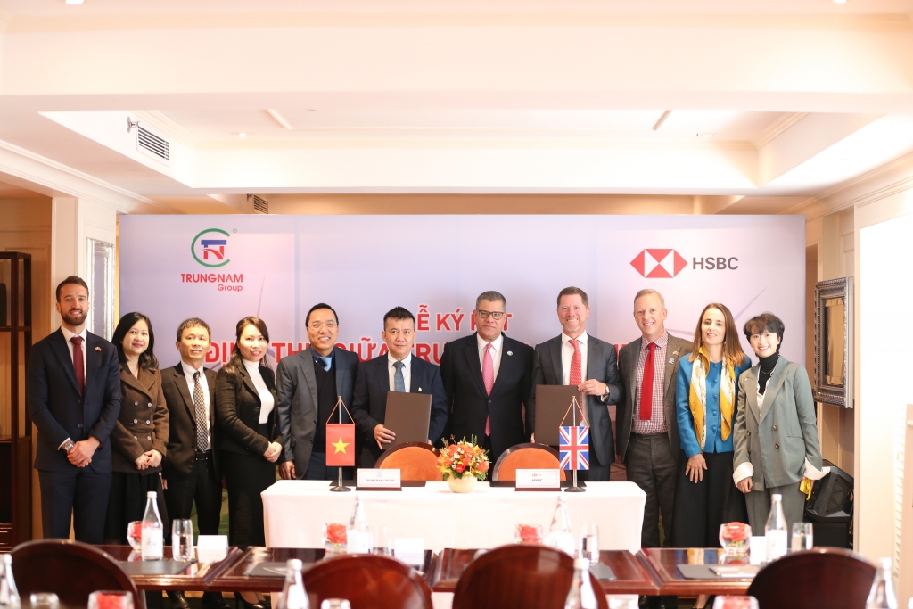 HSBC Việt Nam tài trợ các dự án năng lượng tái tạo của Trungnam Group