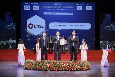 Chứng khoán DNSE được vinh danh TOP 10 thương hiệu dẫn đầu Việt Nam 2022