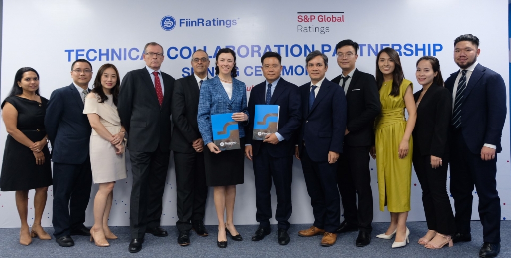 FiinRatings chính thức thiết lập quan hệ đối tác với S&P Global Ratings