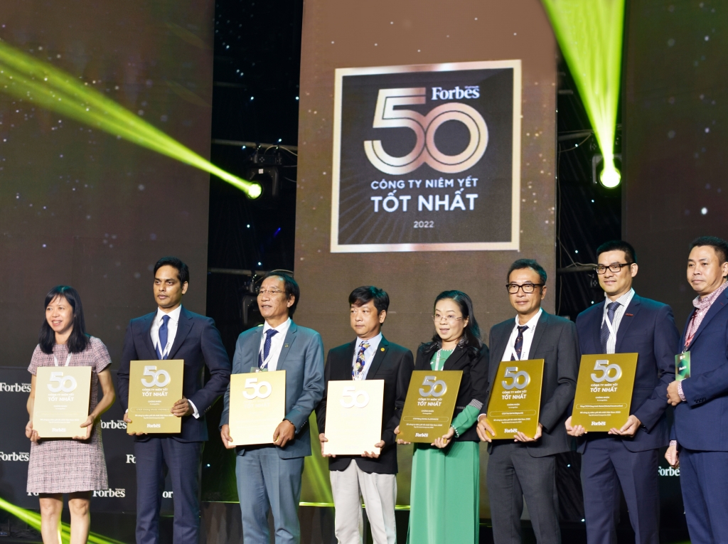 VNDIRECT lần đầu vào TOP 50 công ty niêm yết tốt nhất do Forbes Việt Nam bình chọn