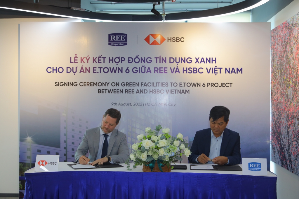 HSBC Việt Nam tài trợ 900 tỷ đồng tín dụng xanh cho Tập đoàn REE