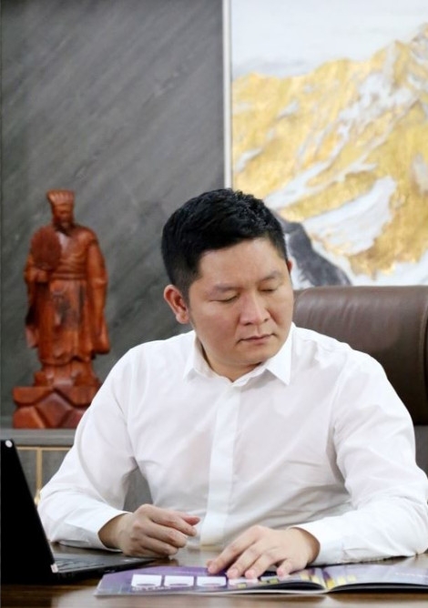 Chủ tịch Tùng Trí Việt: “Tôi chọn gắn mình với lợi ích cổ đông”
