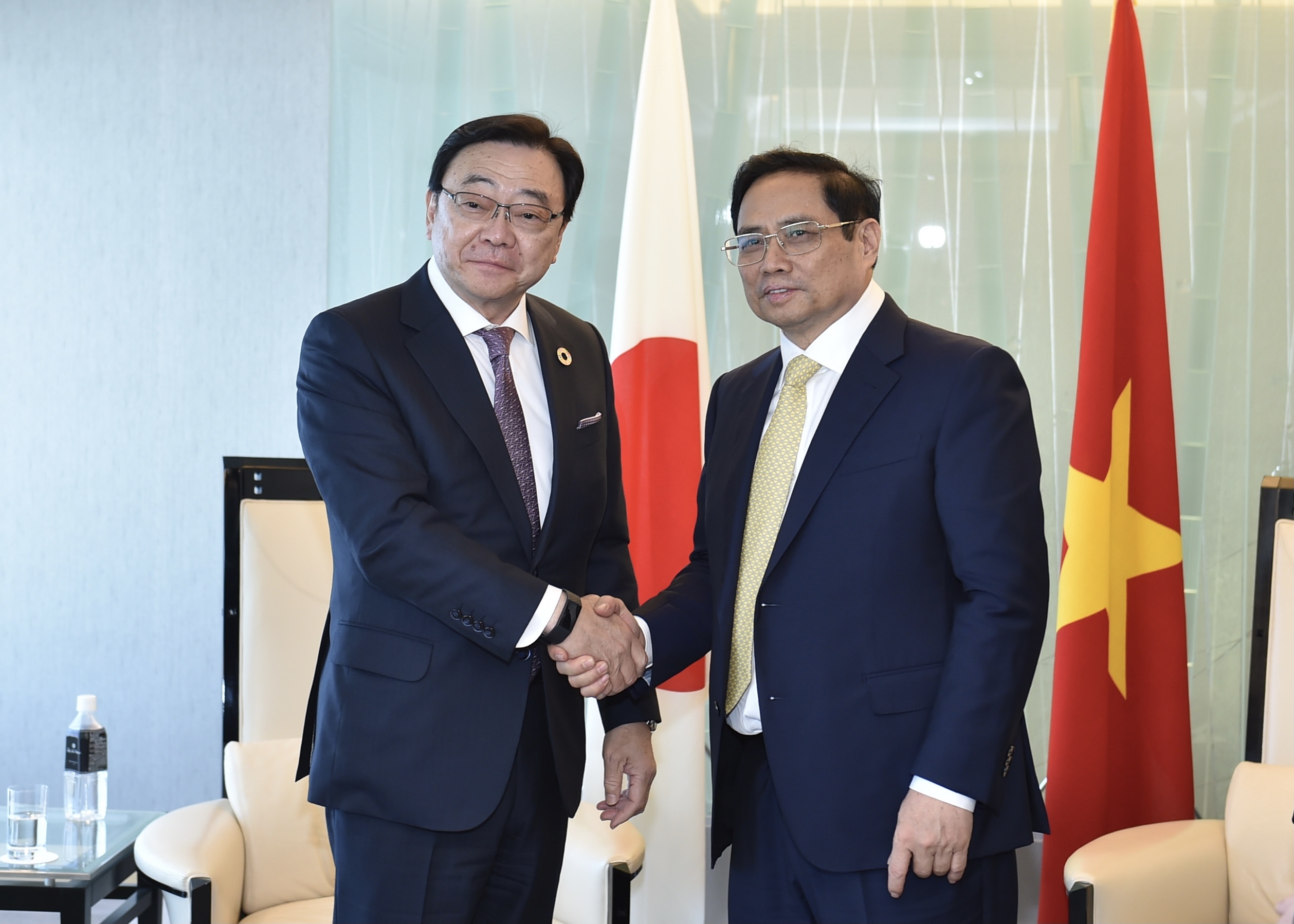 Thủ tướng thúc đẩy hợp tác với các tập đoàn hàng đầu Nhật Bản