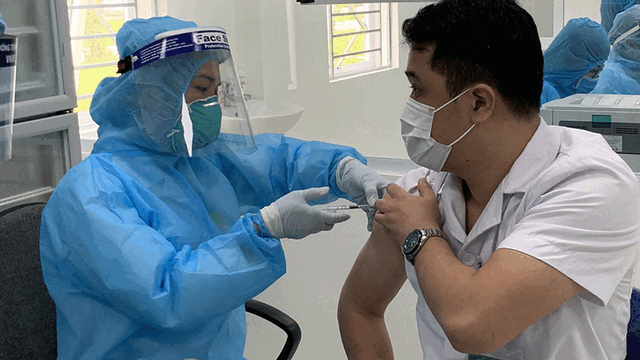 Việt Nam phải sản xuất cho được vaccine phòng COVID-19 trong thời gian sớm nhất