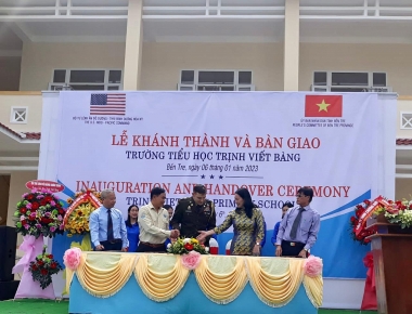 Phái đoàn Ngoại giao Hoa Kỳ tại Việt Nam xây tặng trường tiểu học cho tỉnh Bến Tre