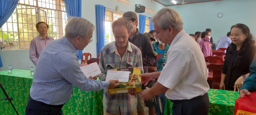 Nestlé Việt Nam hỗ trợ hơn 8.000 người có hoàn cảnh khó khăn nhân dịp Tết Nguyên đán