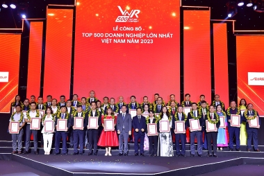 Vinh danh Top 500 doanh nghiệp lớn Việt Nam 2023 và Top 10 doanh nghiệp uy tín các ngành