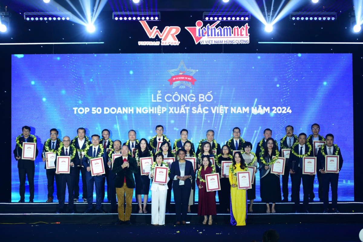 Vinh danh Top 500 doanh nghiệp lớn nhất Việt Nam và Top các doanh nghiệp uy tín dần đầu ngành năm 2024