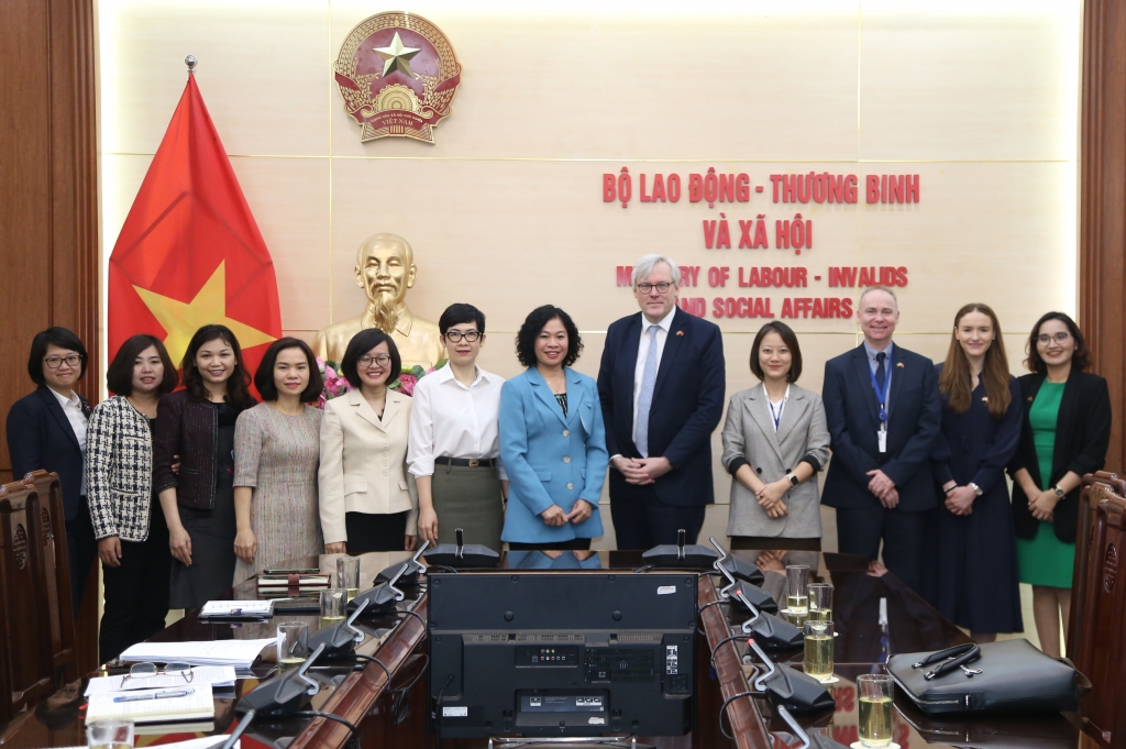 Đặc phái viên Anh thăm Việt Nam thúc đẩy hợp tác chống mua bán người và di cư trái phép