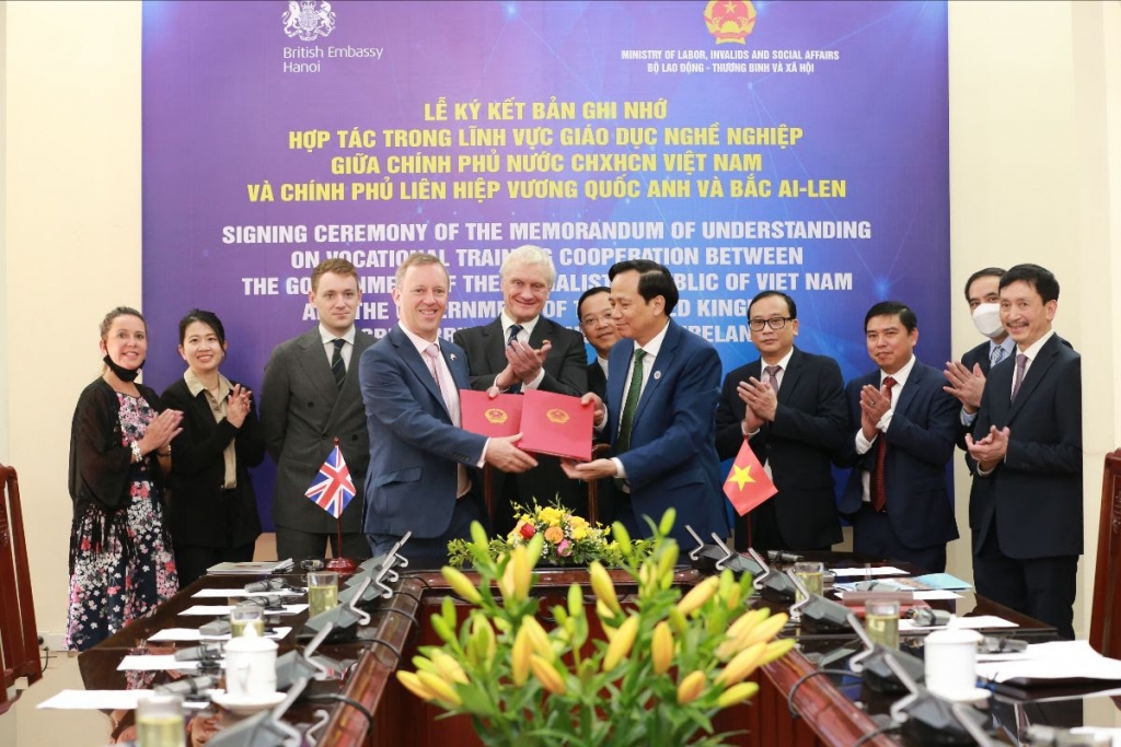 Đặc phái viên Thương mại của Thủ tướng Anh thăm Việt Nam thúc đẩy hợp tác song phương