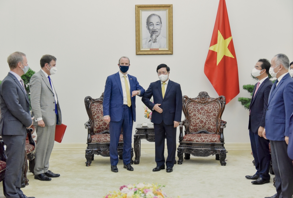Phó Thủ tướng Anh đến Hà Nội, thúc đẩy quan hệ song phương Vương quốc Anh - Việt Nam