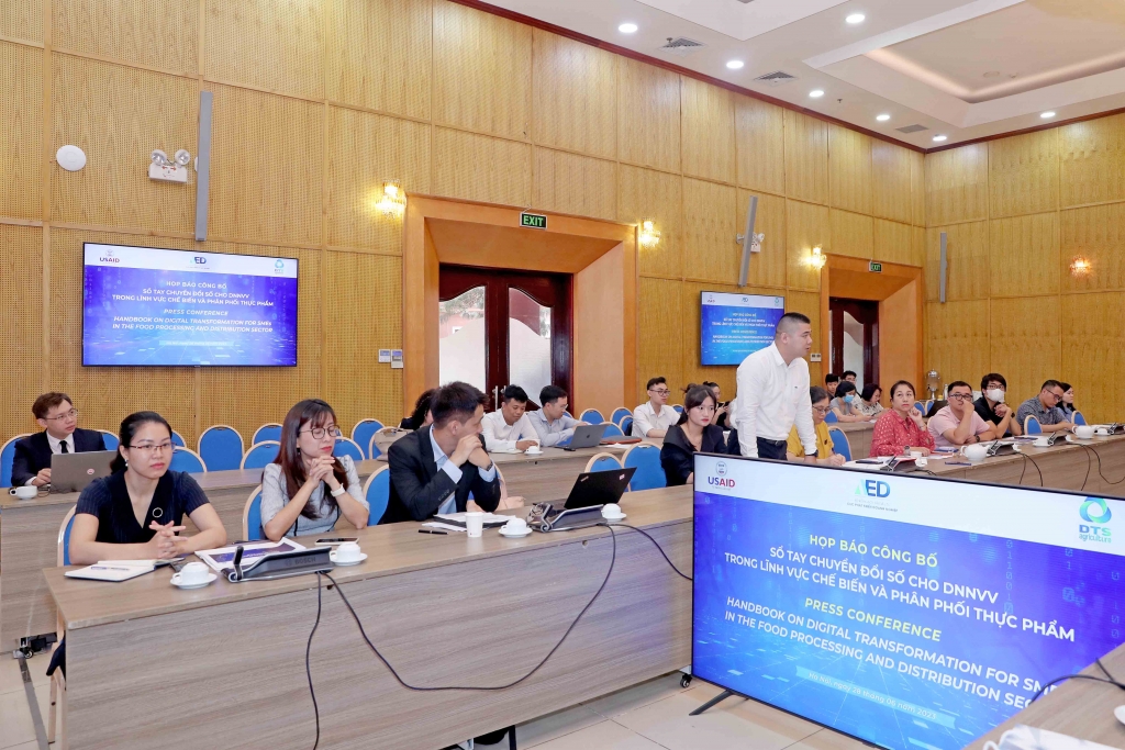 Sổ tay chuyển đổi số, cẩm nang hữu ích cho doanh nghiệp nhỏ và vừa trong lĩnh vực chế biến và phân phối thực phẩm