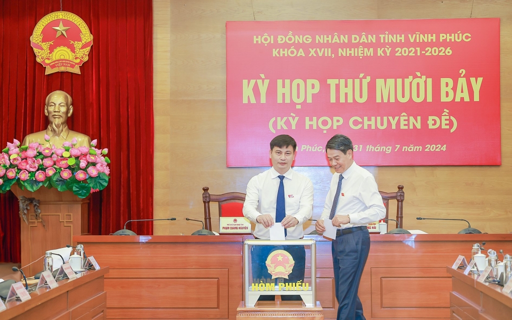 Ông Trần Duy Đông được bầu giữ chức Chủ tịch UBND tỉnh Vĩnh Phúc nhiệm kỳ 2021-2026