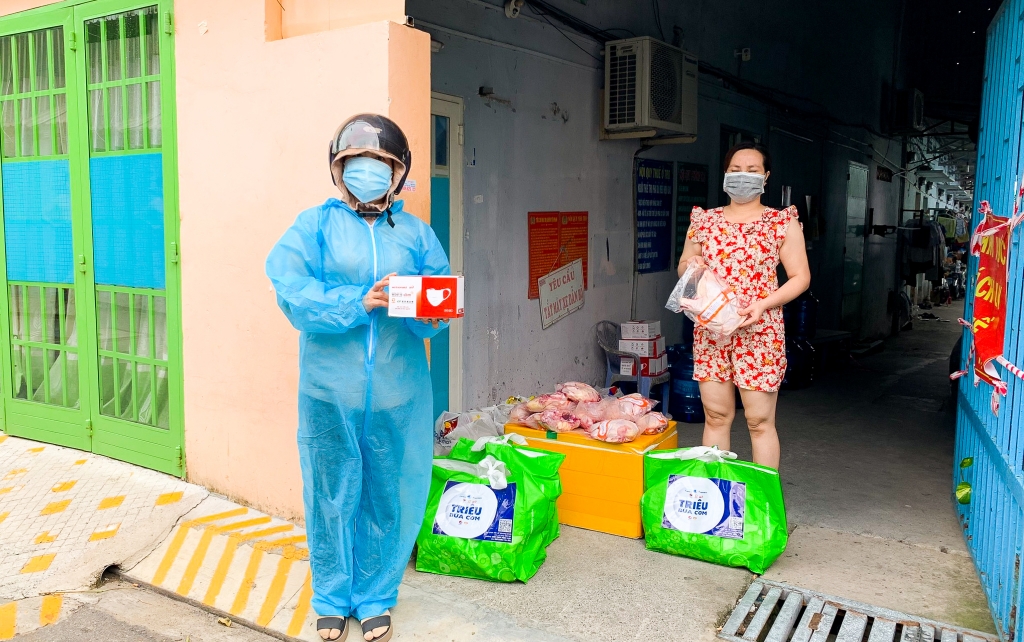 AAV hỗ trợ các nhóm người yếu thế bị tổn thương do đại dịch Covid -19