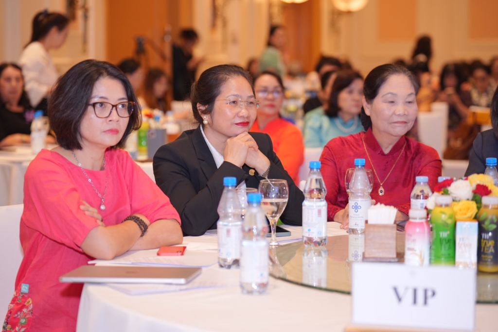 Doanh nhân nữ Việt Nam tôn vinh văn hóa doanh nghiệp hướng tới phát triển bền vững