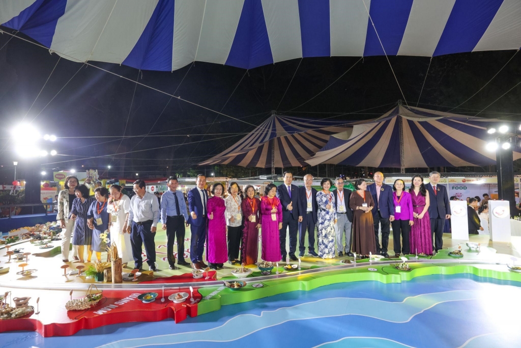 MAGGI đồng hành cùng Hiệp hội Du lịch TP. Hồ Chí Minh tổ chức Lễ hội 