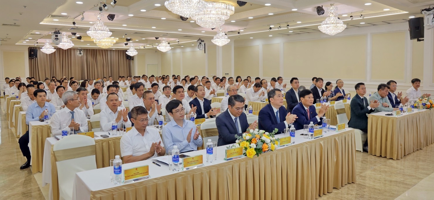 Toàn cảnh buổi lễ công bố.