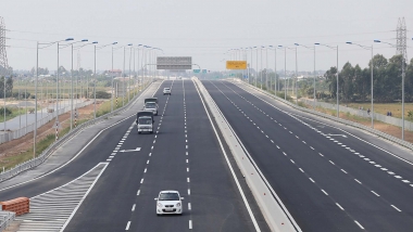 Phấn đấu đến năm 2030 có 5.000 km đường bộ cao tốc