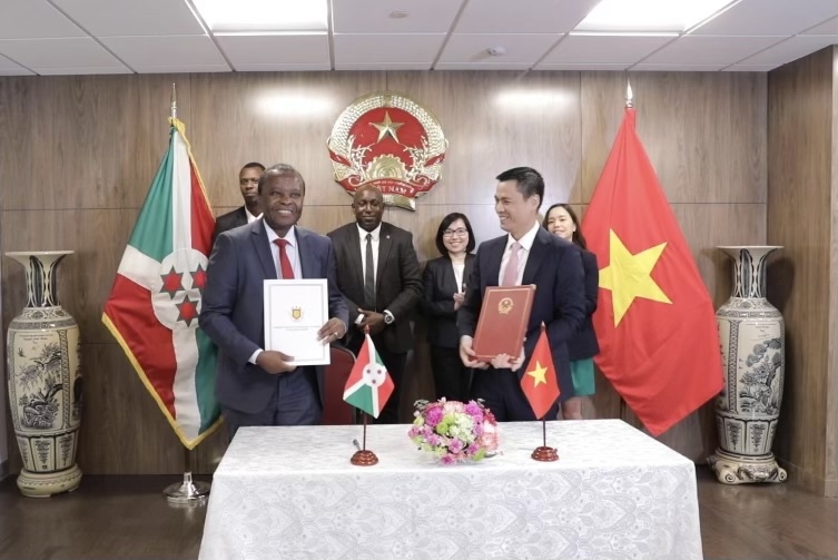 Việt Nam-Burundi ký hiệp định miễn thị thực với công dân hai nước