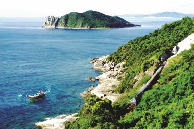 Phát triển du lịch tỉnh Phú Yên: Tiềm năng, thực trạng và giải pháp