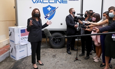 Phó Tổng thống Mỹ chứng kiến lễ trao tặng vaccine cho Việt Nam